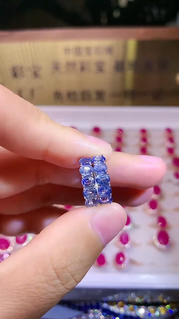 【闪购商品】蓝宝石耳饰银S925镶嵌.....