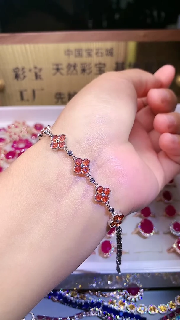 【闪购商品】彩色蓝宝石手链银S925镶嵌.