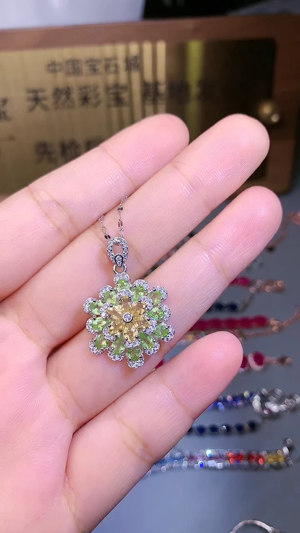 【闪购商品】橄榄石颈饰银S925镶嵌.