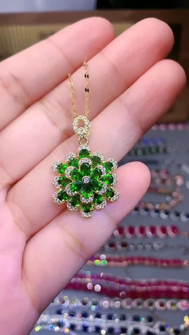 【闪购商品】透辉石吊坠银S925镶嵌.