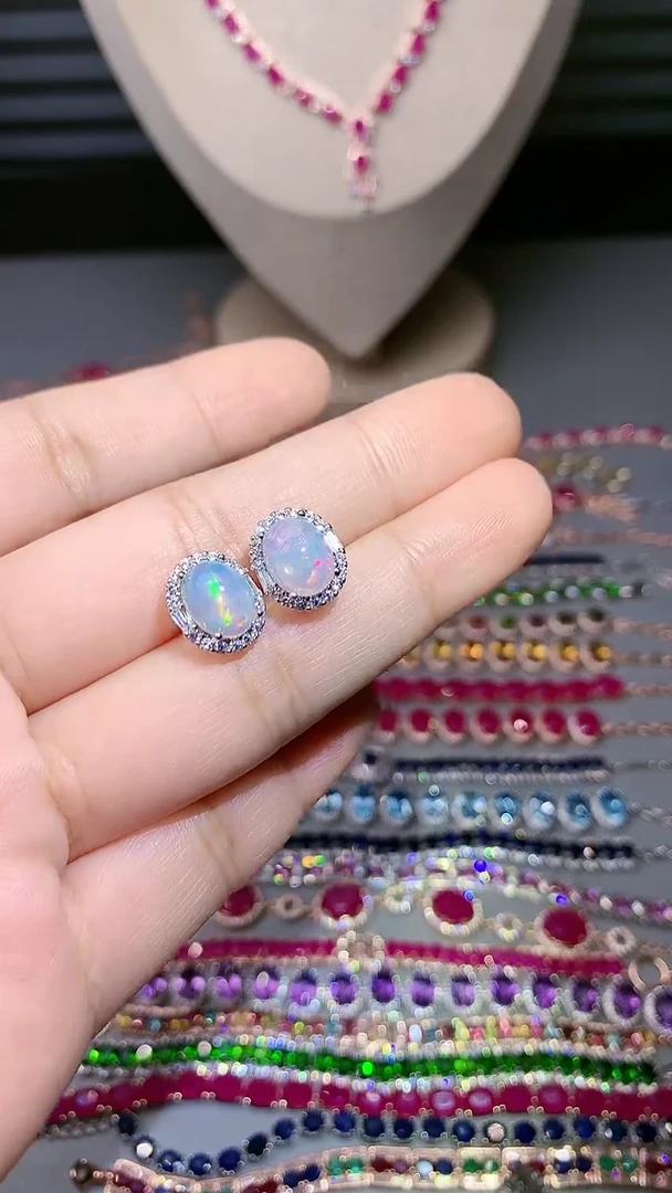 【闪购商品】欧泊耳饰银S925镶嵌.......