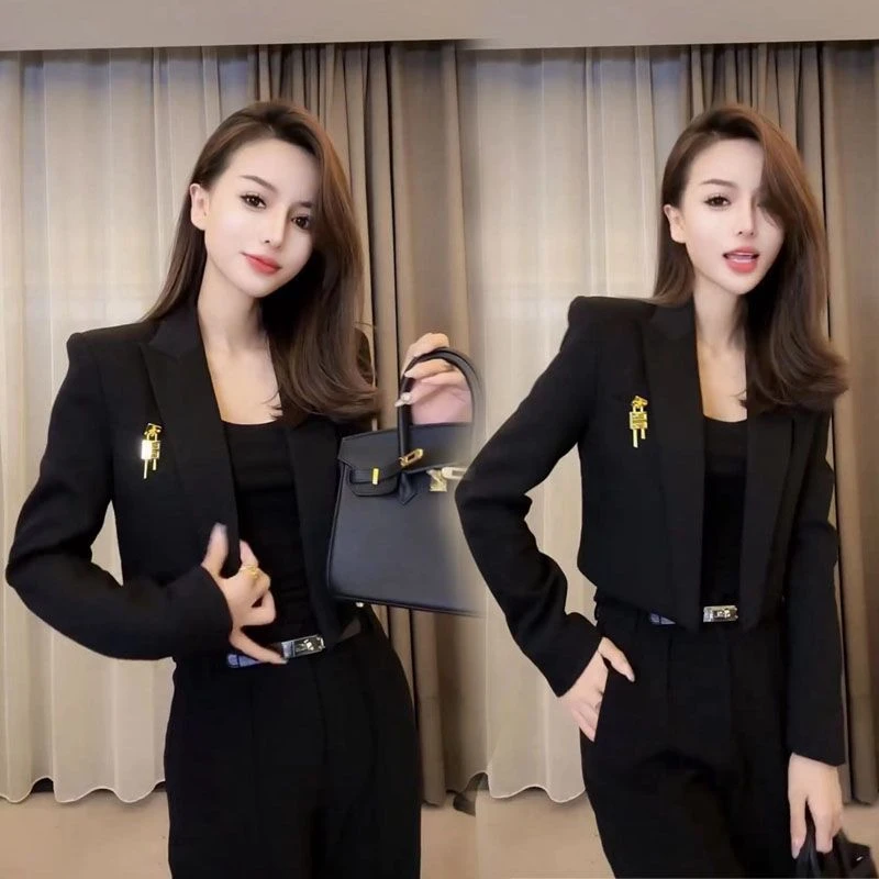 2025春秋新款韩版时尚洋气小西装外套女修身显瘦短款休闲西服上衣