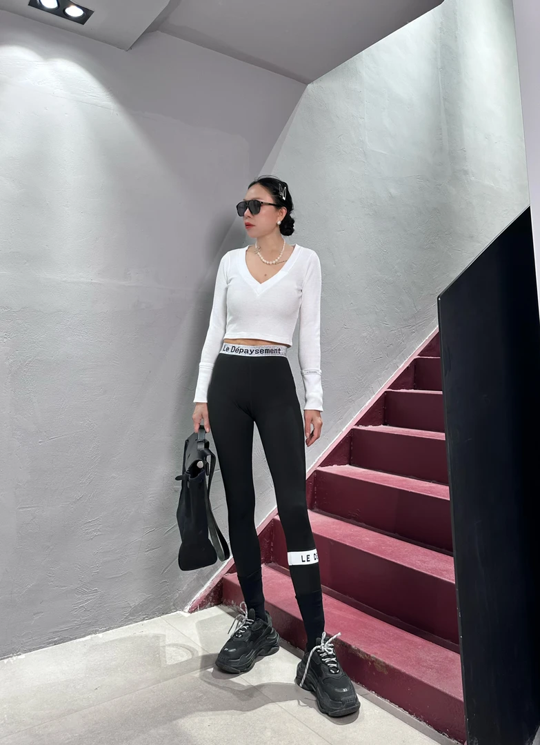 Le Alessandra新款多样式设计师品牌内衬打底长袖