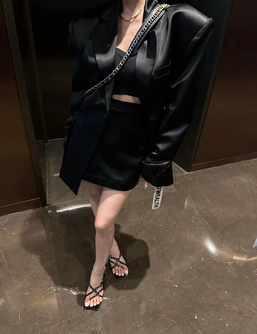 GOD财神新款 一看就很有质感的黑色西服套装100122