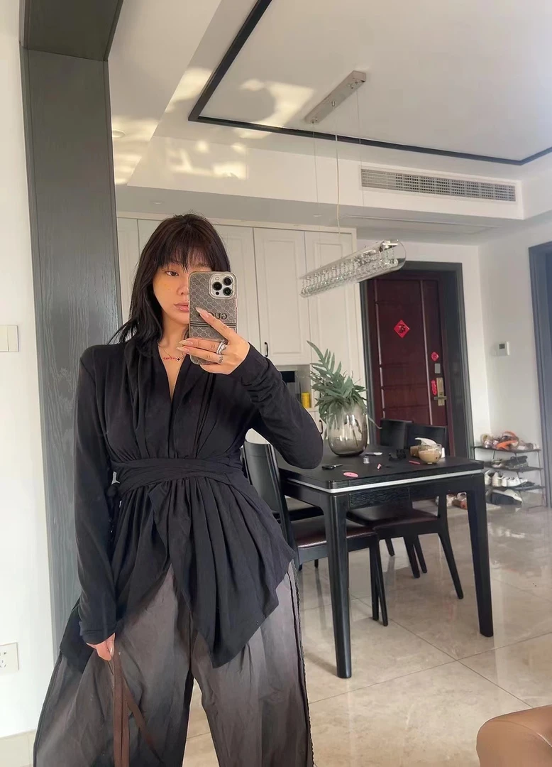 谢欧奈新款 绑带洋气显瘦的黑色长袖打底