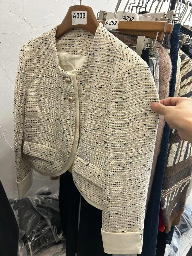 谢欧奈新款 气质款小香外套 设计很好看