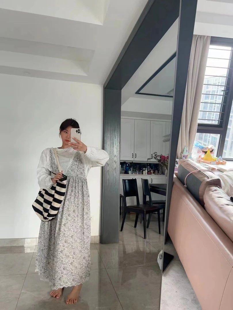 很清爽很干净的 花朵背心裙无袖连衣裙