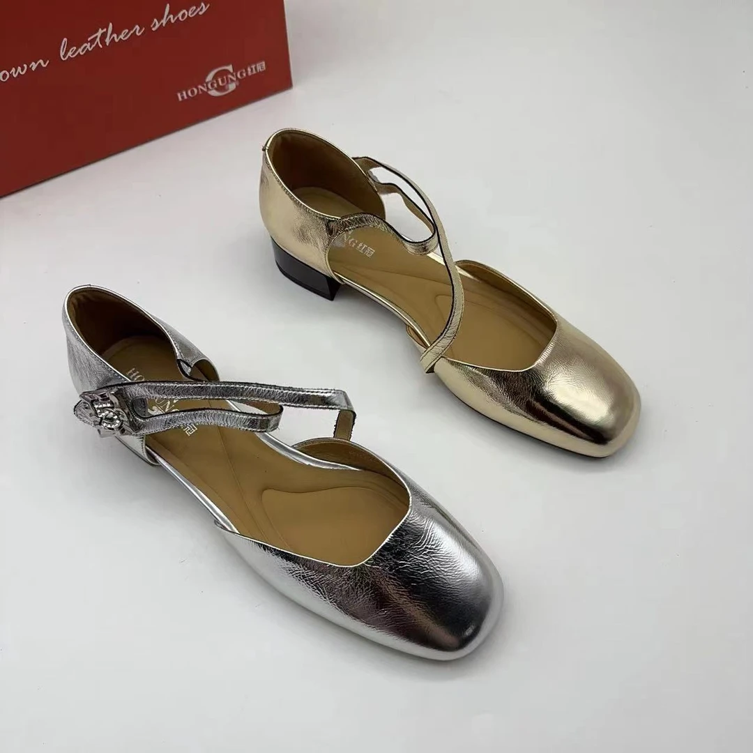 红冠皮鞋夏季新款中跟包头魔术贴凉鞋46102时尚女士粗跟