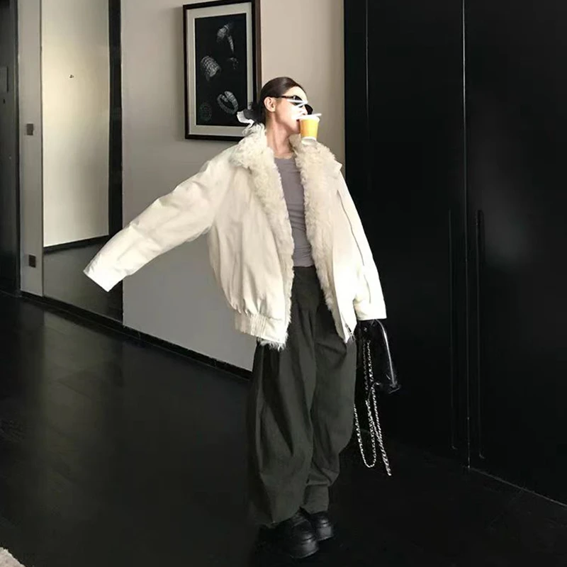 毛绒翻领廓形飞行派克服女冬季韩版加厚百搭宽松时尚短款棉服女