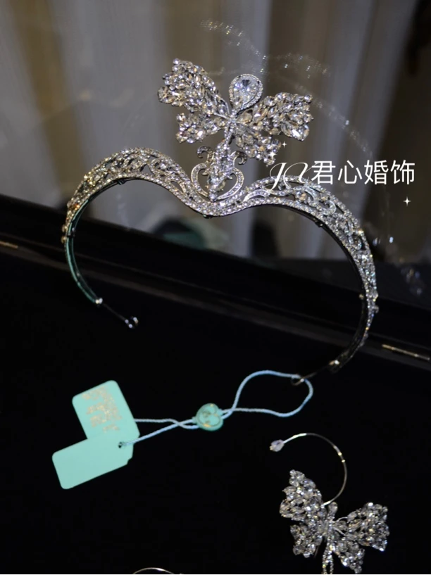 君心家 ETE蝴蝶造型铜锆王冠耳挂组合新娘饰品高级感礼服婚纱头饰