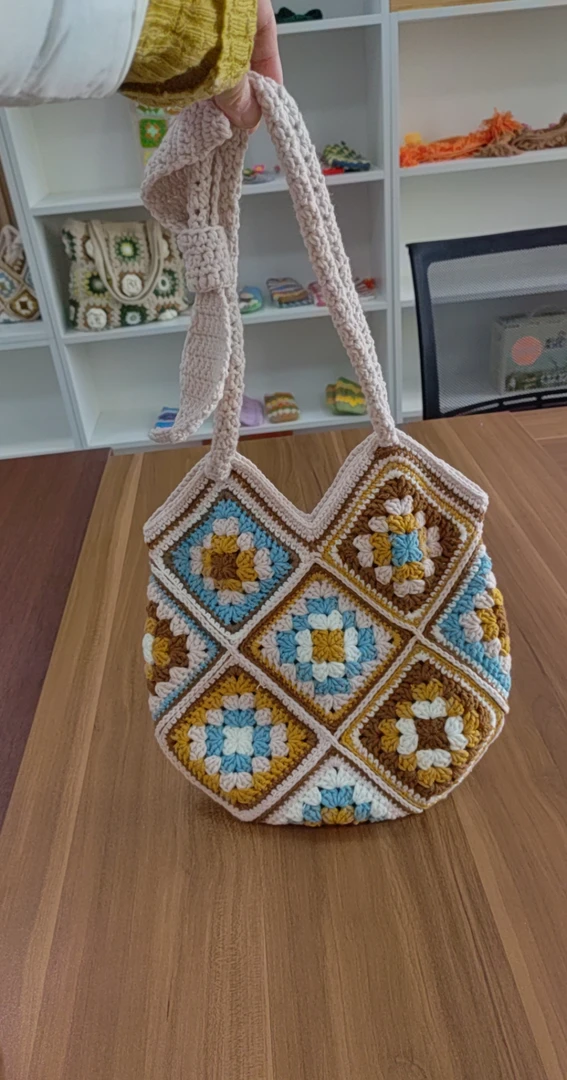 祖母方格棕色单肩包