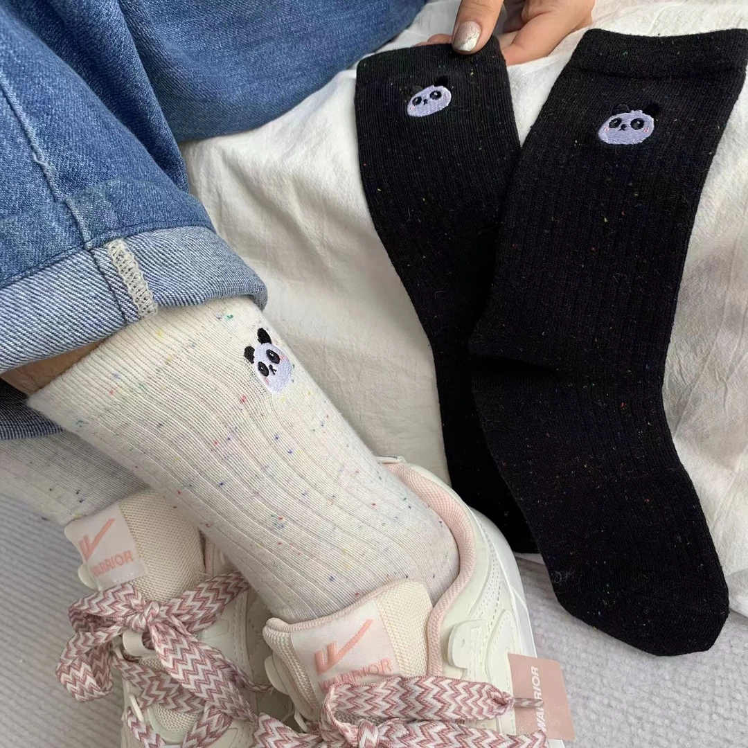 秋季可爱刺绣熊猫袜子女韩版街头点子纱中筒袜子可爱图案卡通袜