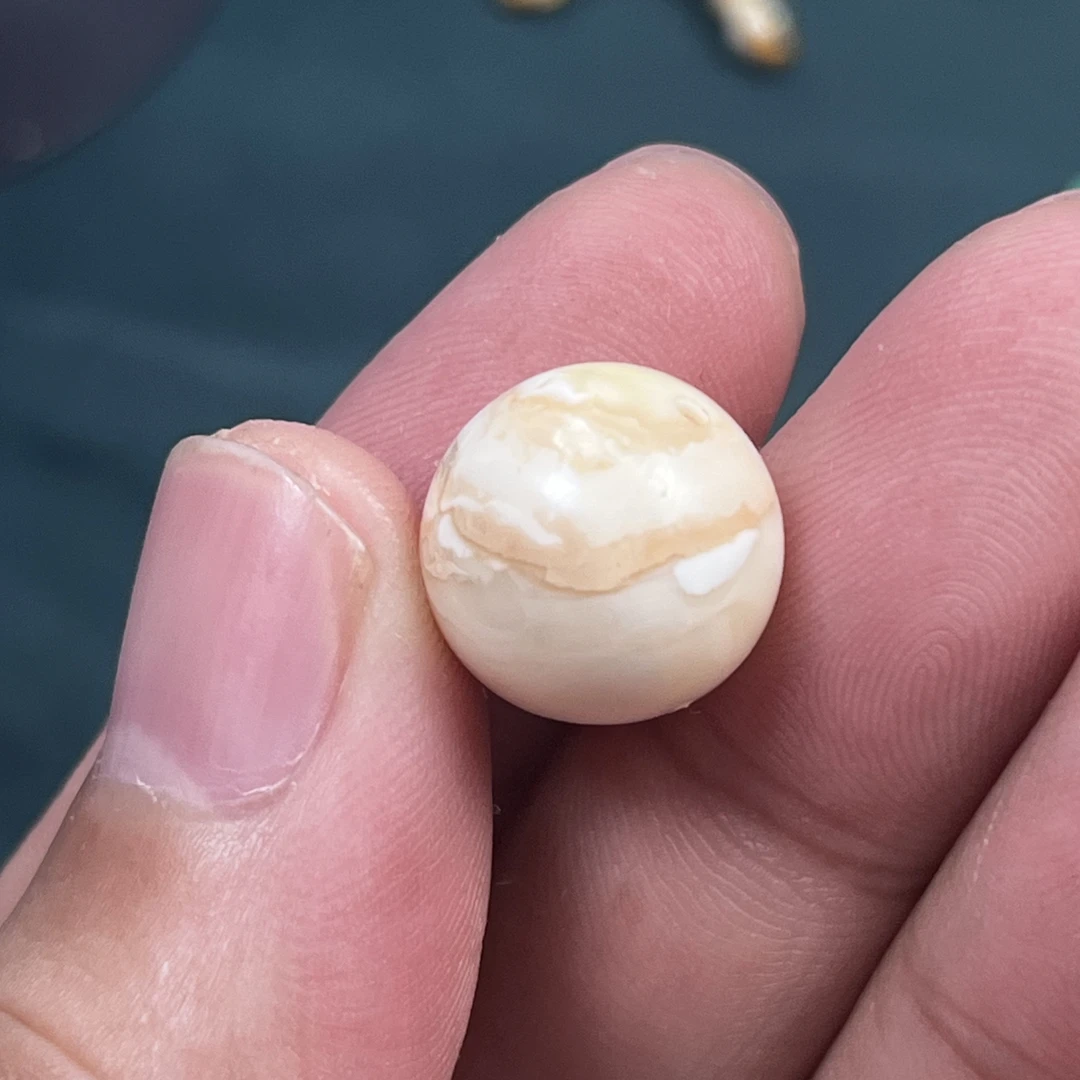 15.0mm天然原矿琥珀蜜蜡白蜡粉沁圆珠