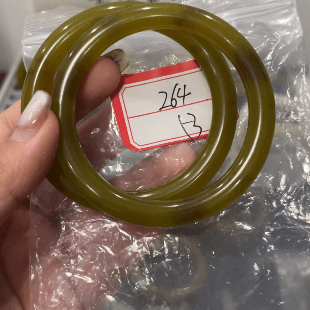 蛇纹石玉手镯合金