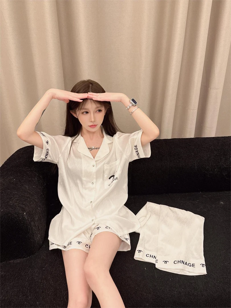 睡衣夏天女士冰丝薄款短袖三件套小香风高级感2024新款大牌家居服