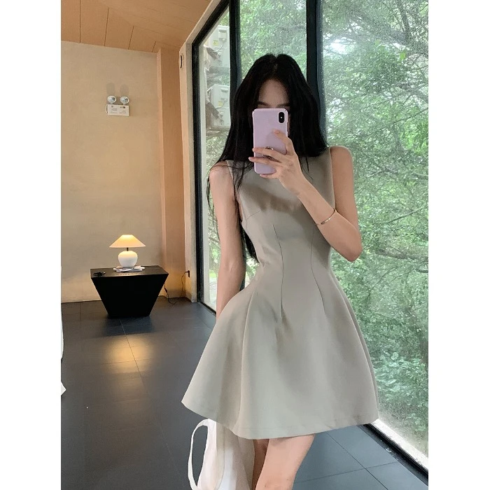 高级感背心裙绿色连衣裙女夏装温柔气质收腰A字裙修身显瘦短裙子