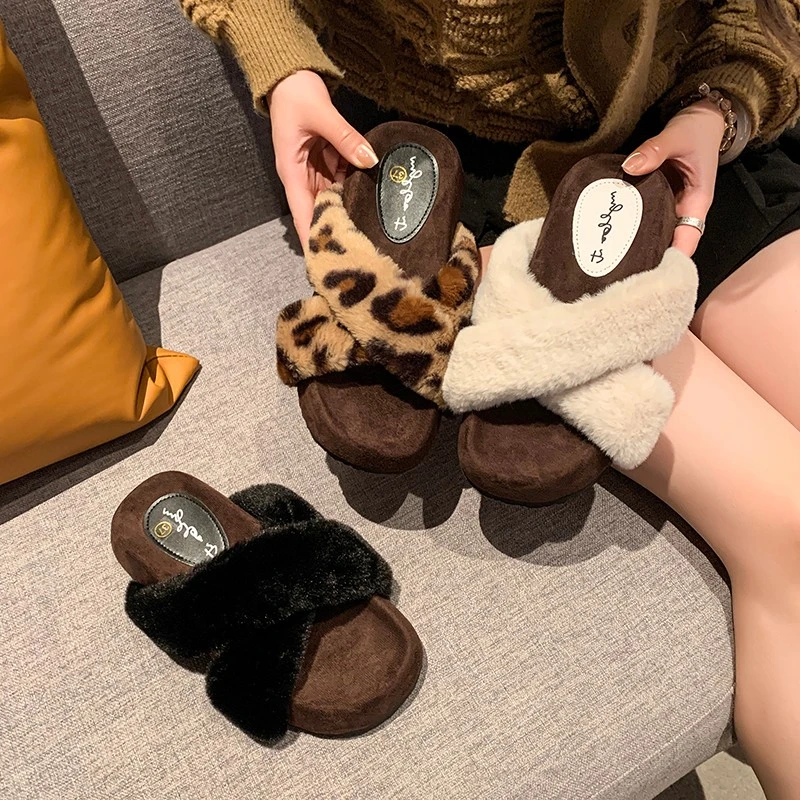 复古交叉一字毛绒拖鞋女外穿秋冬季休闲百搭温柔豹纹厚底加绒棉鞋