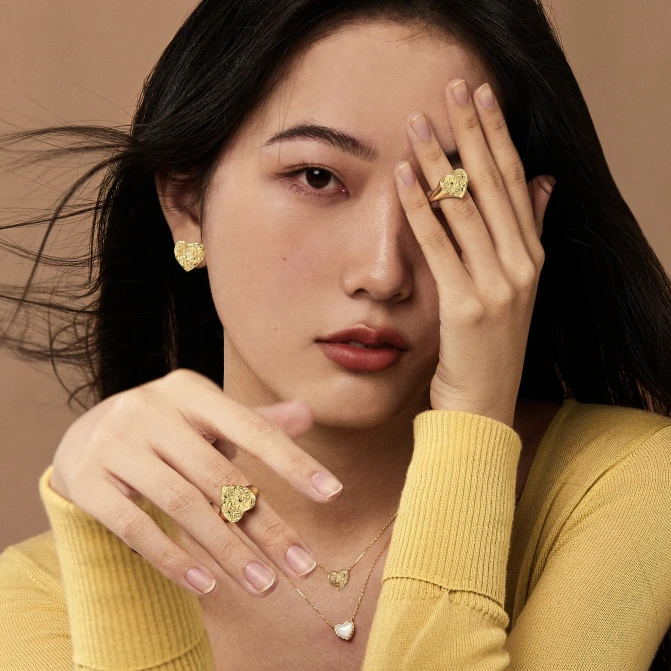 OOAK 铜合金合成锆石耳饰  五金女孩玫瑰微浮雕玫瑰爱心耳钉