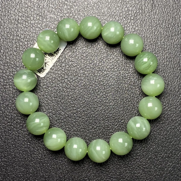 天然和田玉碧玉粉绿手串老料微猫眼尺寸12mm左右