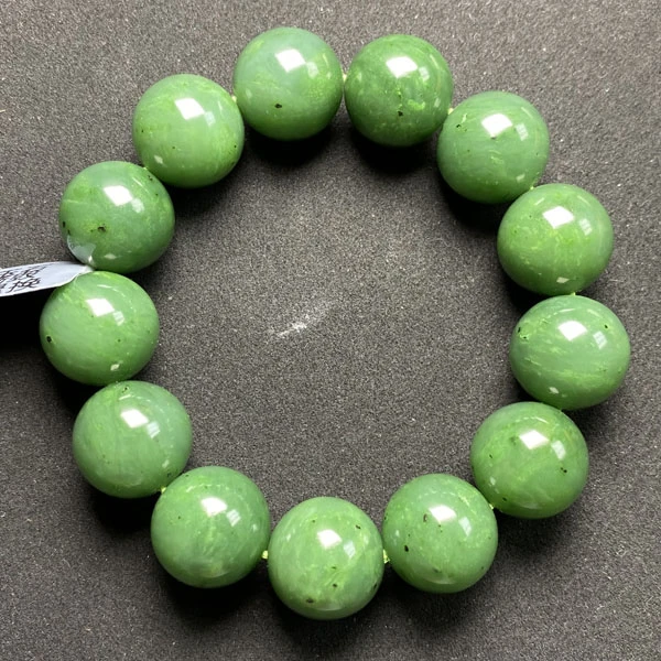 天然和田玉碧玉阳绿手串尺寸16mm左右西瓜皮红皮老料