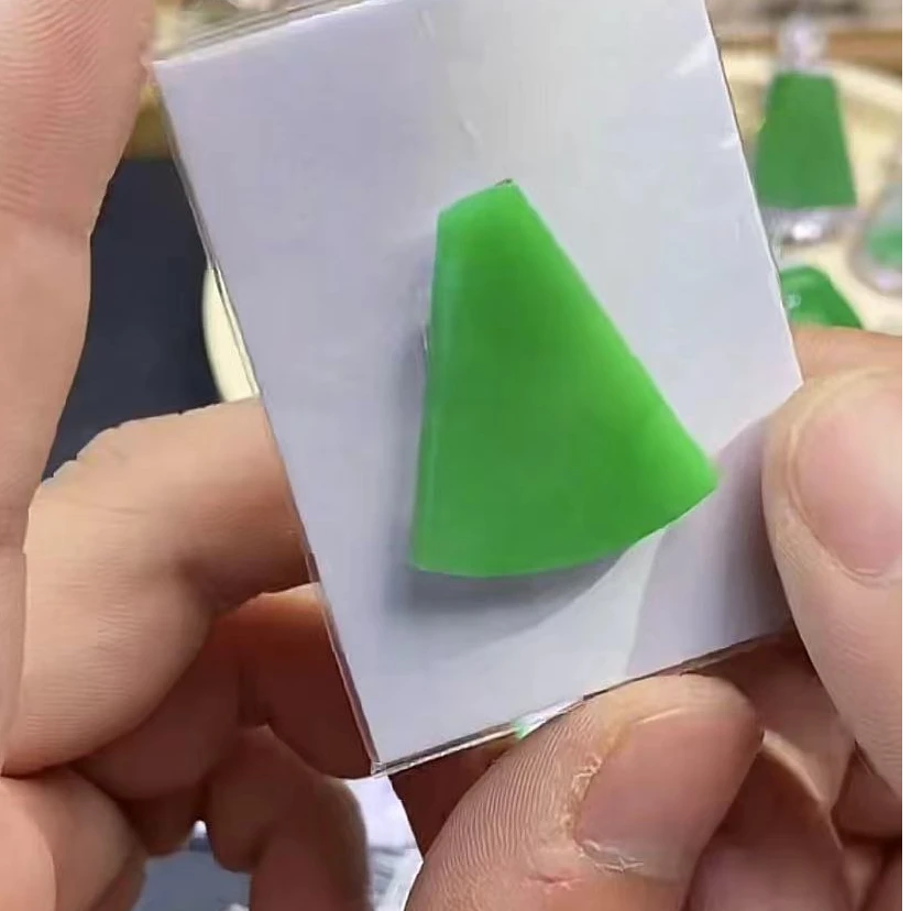 天然缅甸翡翠裸石大绿牌定制货品