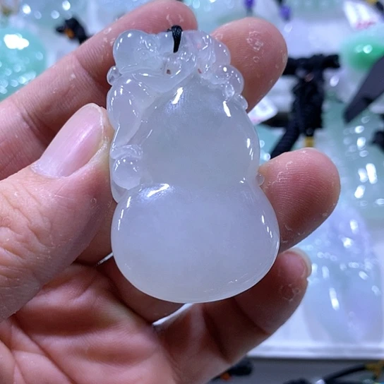 翡翠颈饰未镶嵌天然翡翠A货吊坠