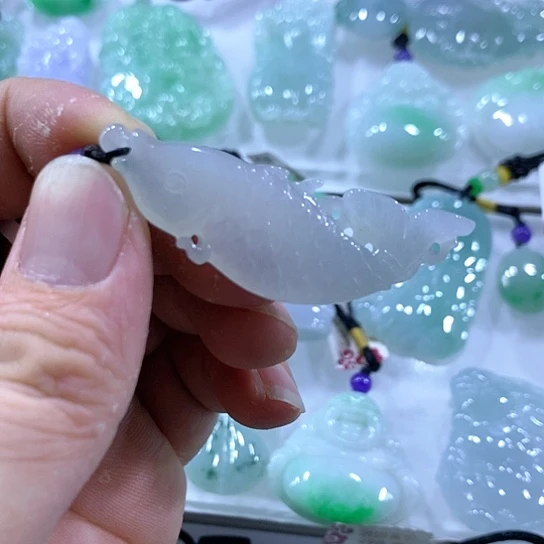 翡翠颈饰未镶嵌天然翡翠A货吊坠