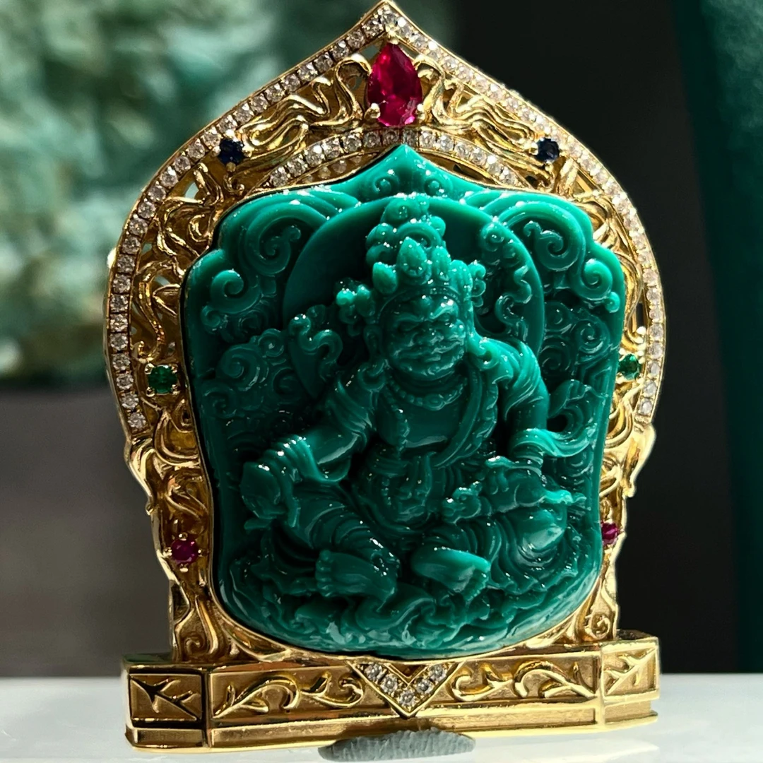 信德出品：绿松石手工雕刻黄财神镶嵌18k金镶钻加宝石男女同款轻奢