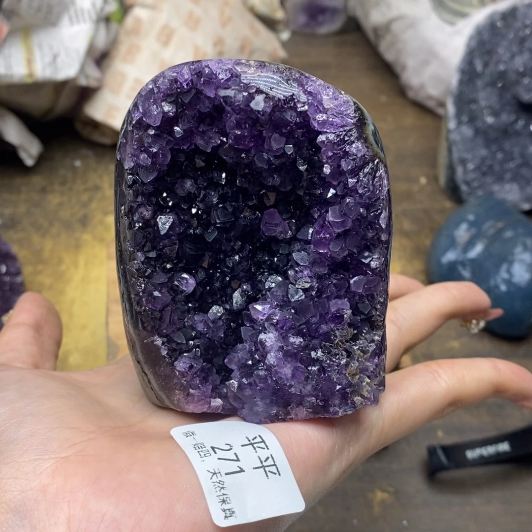 水晶乌拉圭未镶嵌