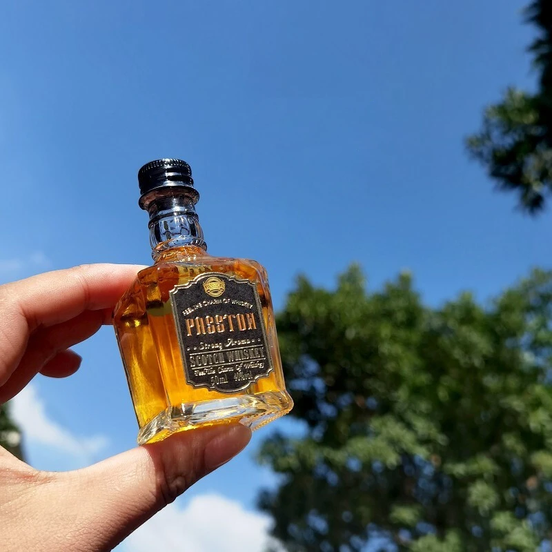 苏格兰节日威士忌XO陈酿原装洋酒浓郁白兰地正品醇厚洋酒小酒版