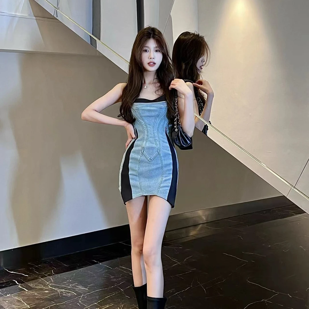 连衣裙吊带显瘦牛仔辣妹夏季修身包臀设计感气质
