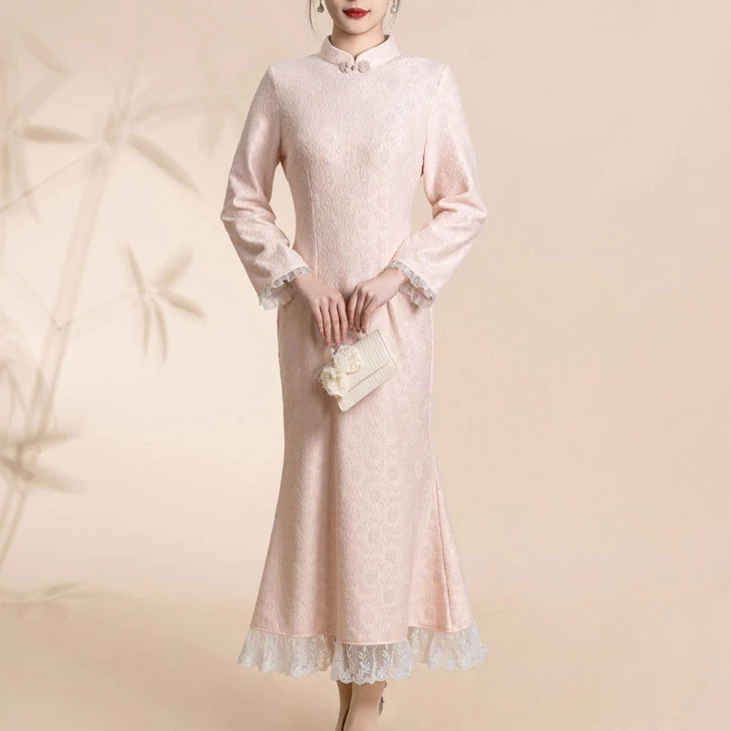 1020粉色鱼尾改良旗袍蕾丝少女减龄温柔长款连衣裙秋冬季新款内搭