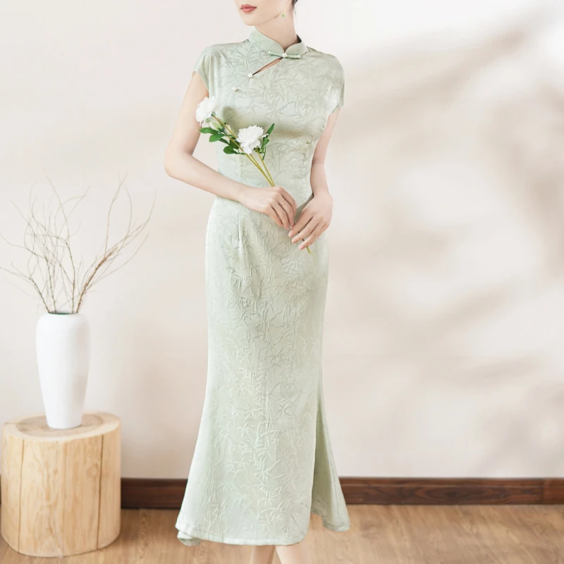 1036绿色改良鱼尾中国风旗袍年轻款高端气质少女缎面新中式连衣裙