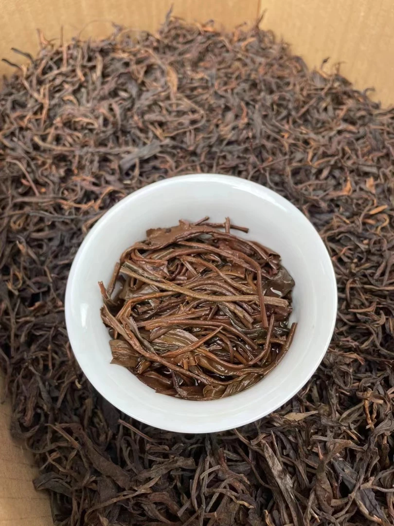 2004年橄榄香易武生茶50g品鉴装