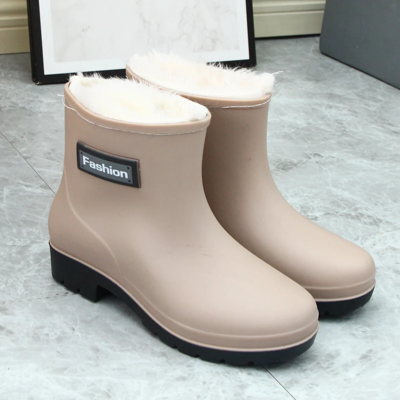 女款学生厚底靴子中筒耐磨冬季防水鞋时尚女士外穿加绒雨鞋防滑