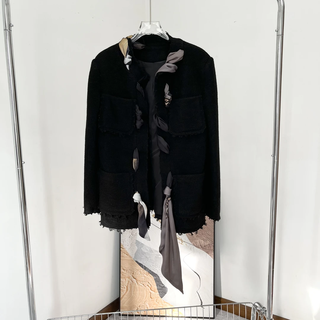 纱巾装饰时尚气质毛呢外套小香风设计师黑色短大衣女士秋冬