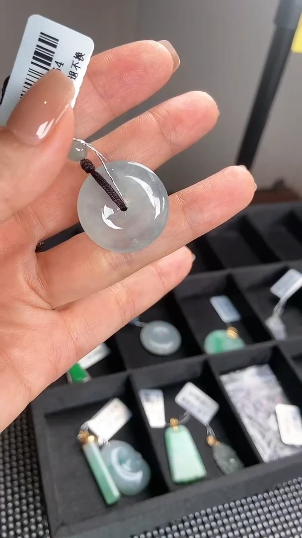 【闪购商品】翡翠吊坠(不含链)未镶嵌翡翠平安扣