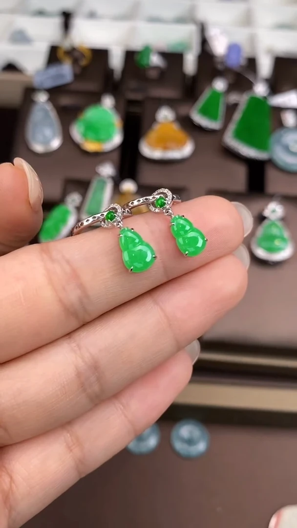 【闪购商品】翡翠耳饰18K金镶嵌翡翠耳环