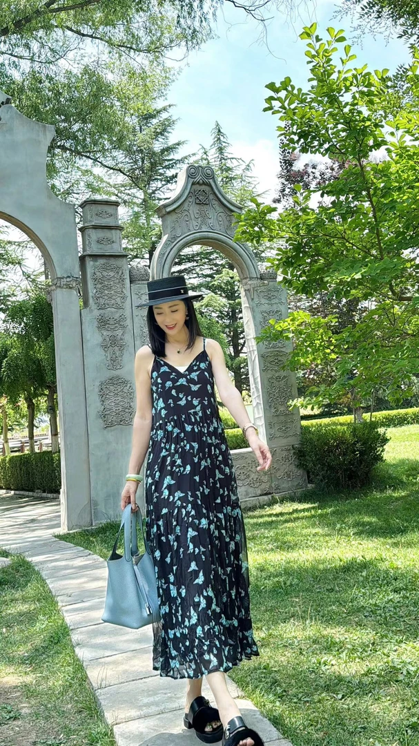 A-CHUN~夏季设计师吊带碎花连衣裙
