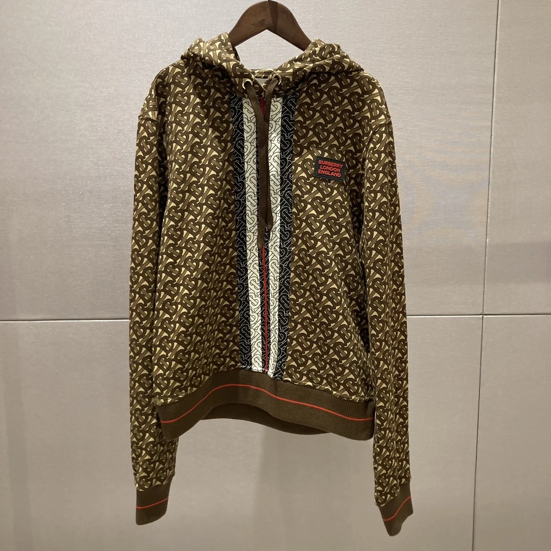 Burberry 连帽衫/XS码/95新/NBY9910