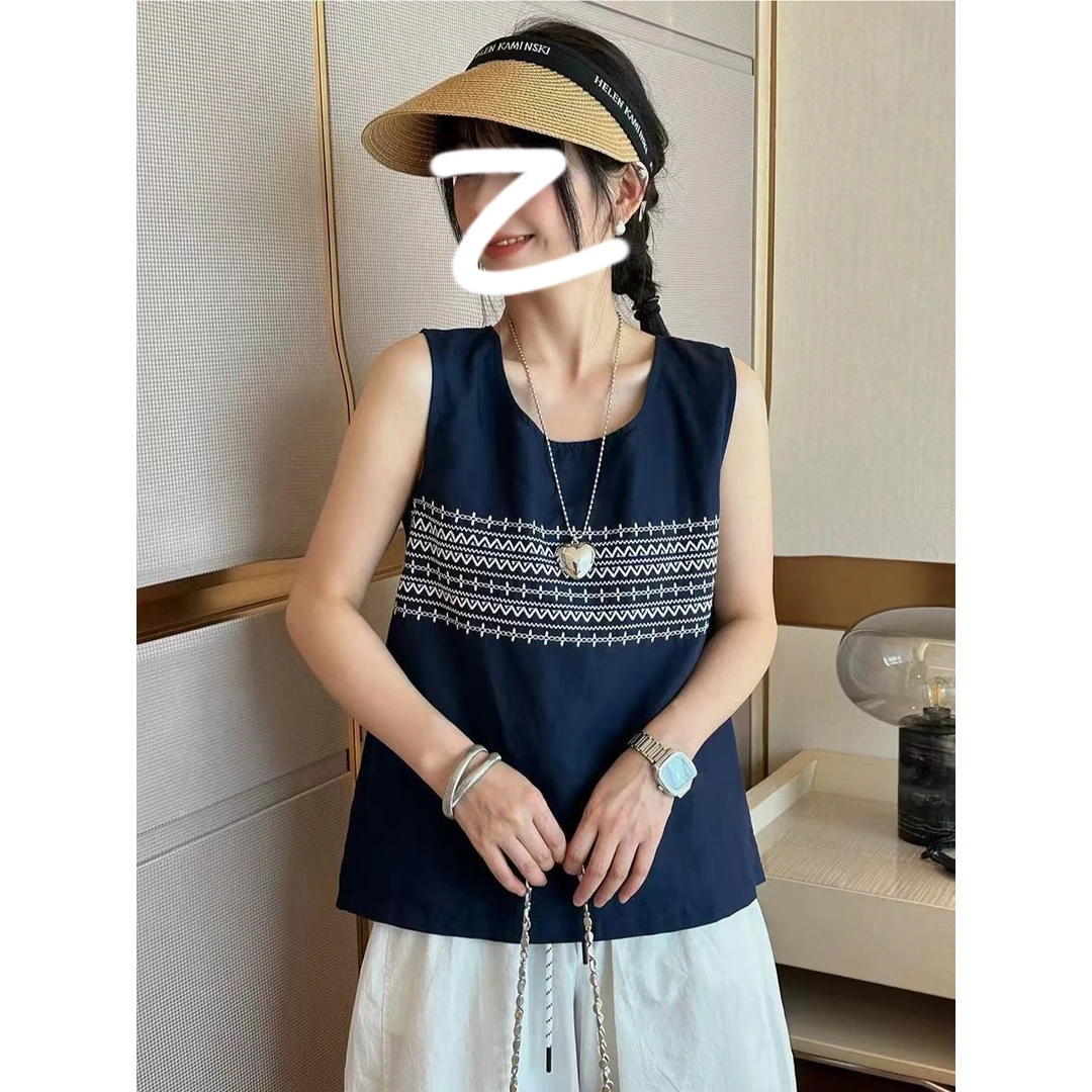 玳妮【萍萍推荐】夏季圆领后开叉刺绣麻料气质小衫套头文艺显瘦衬衫