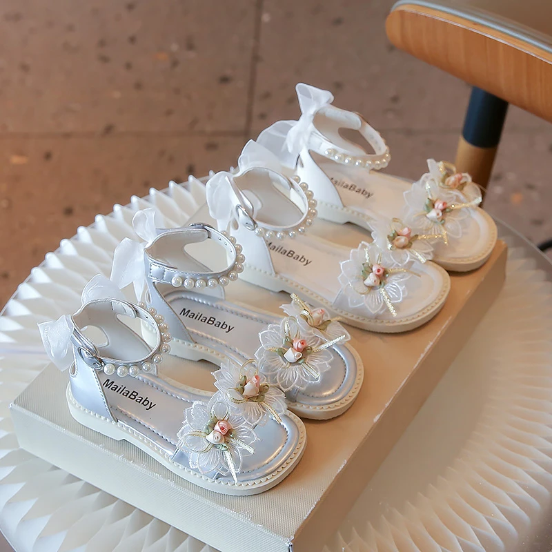 女童凉鞋2024夏季新款儿童珍珠花朵公主鞋小女孩中大童宝宝防滑鞋