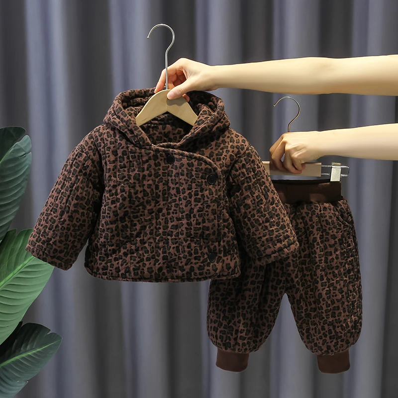 女童加绒套装2024新款儿童装运动休闲连帽两件套宝宝加厚洋气冬装