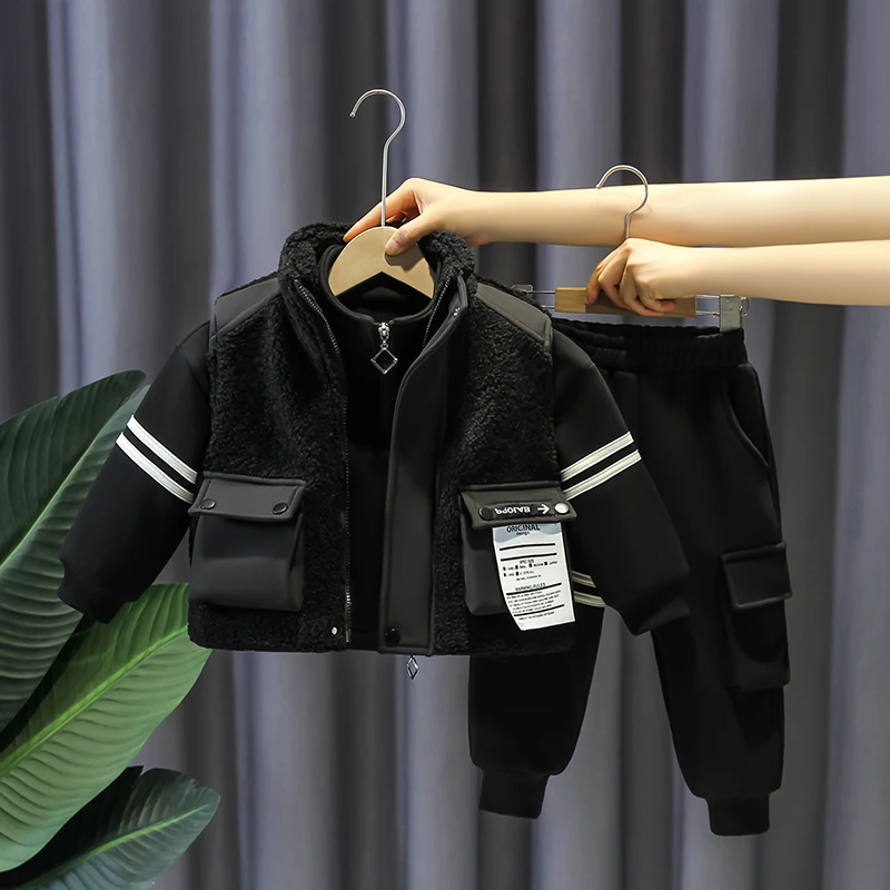 童装男童套装2024新款时髦炸街三件套中小童冬季加厚冬装儿童潮装