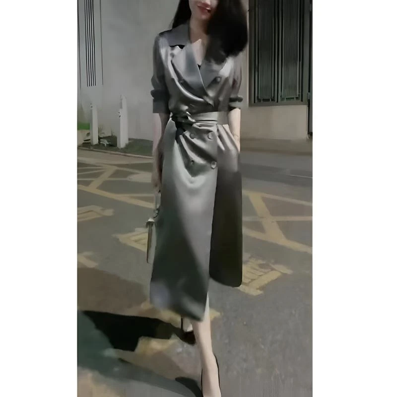 网红爆款秋季新款女装高端精致风衣连衣裙香槟+蓝+灰缎面长裙女装