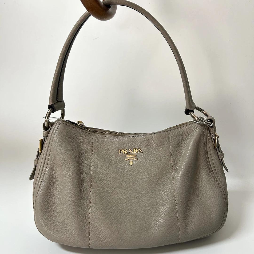 90新 Prada/普拉达 全皮简约单肩腋下hobo