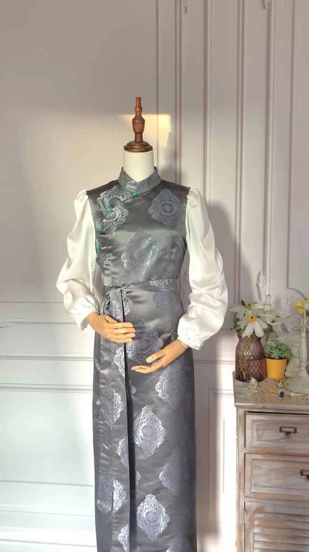 西藏服日常民族风新中式国风长款灰色高级感绿松石扣子原创设计款