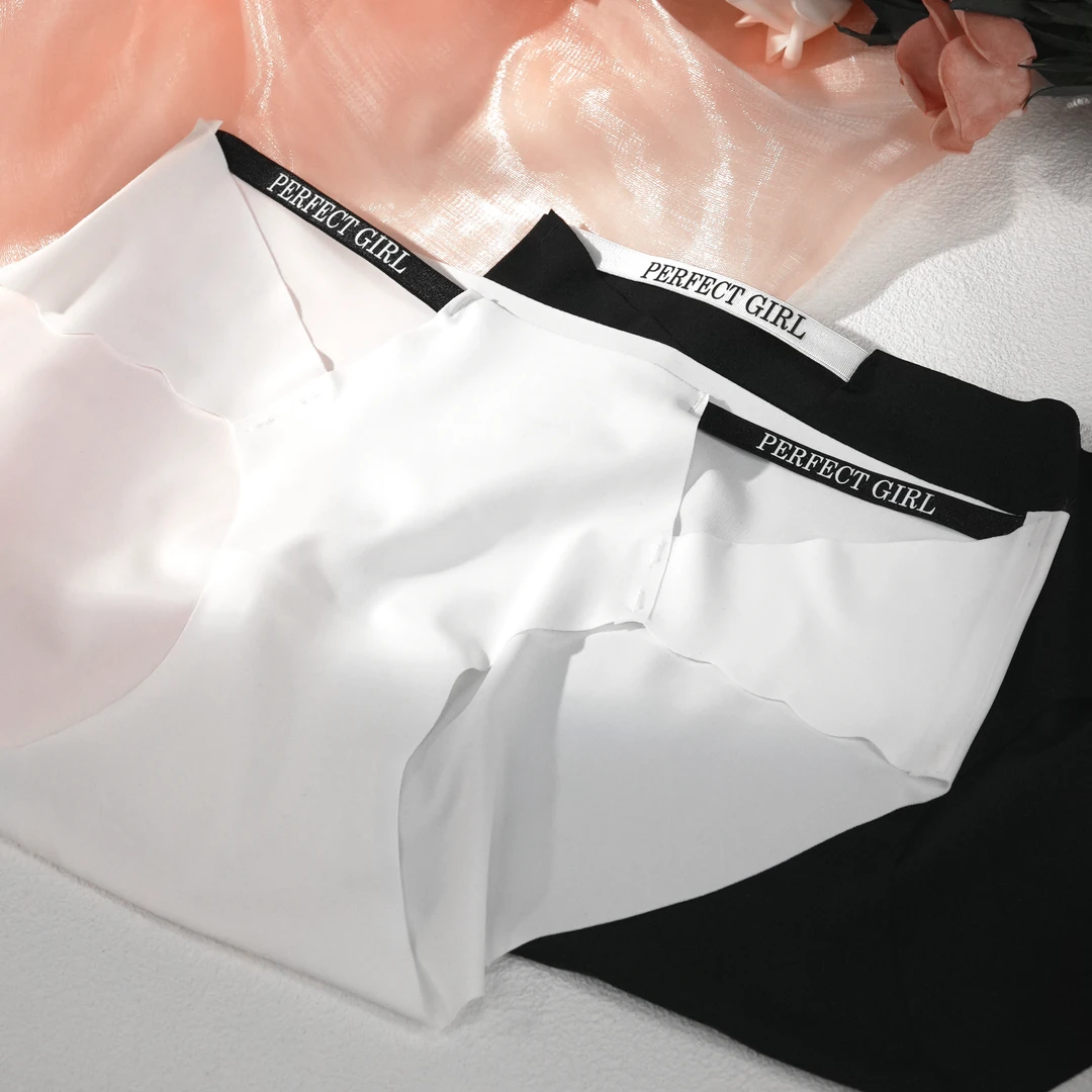 无痕【90斤-220斤】女士裸感无痕内裤性感大码短裤纯色2条装69001