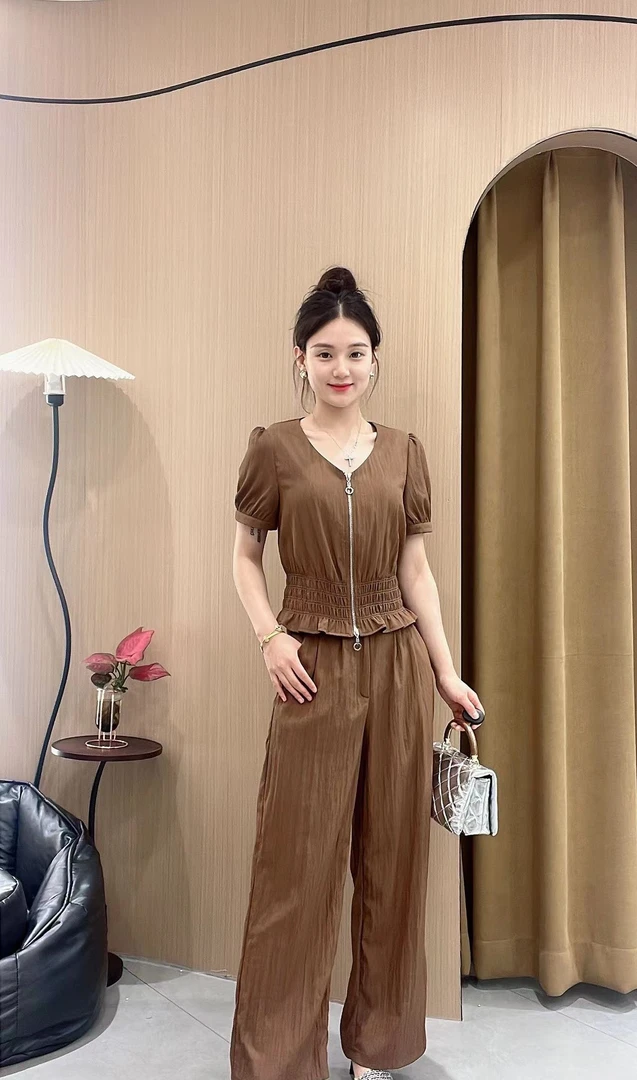 夏装搭配一整套时尚流行女2024夏季新款休闲显瘦高腰阔腿裤两件套