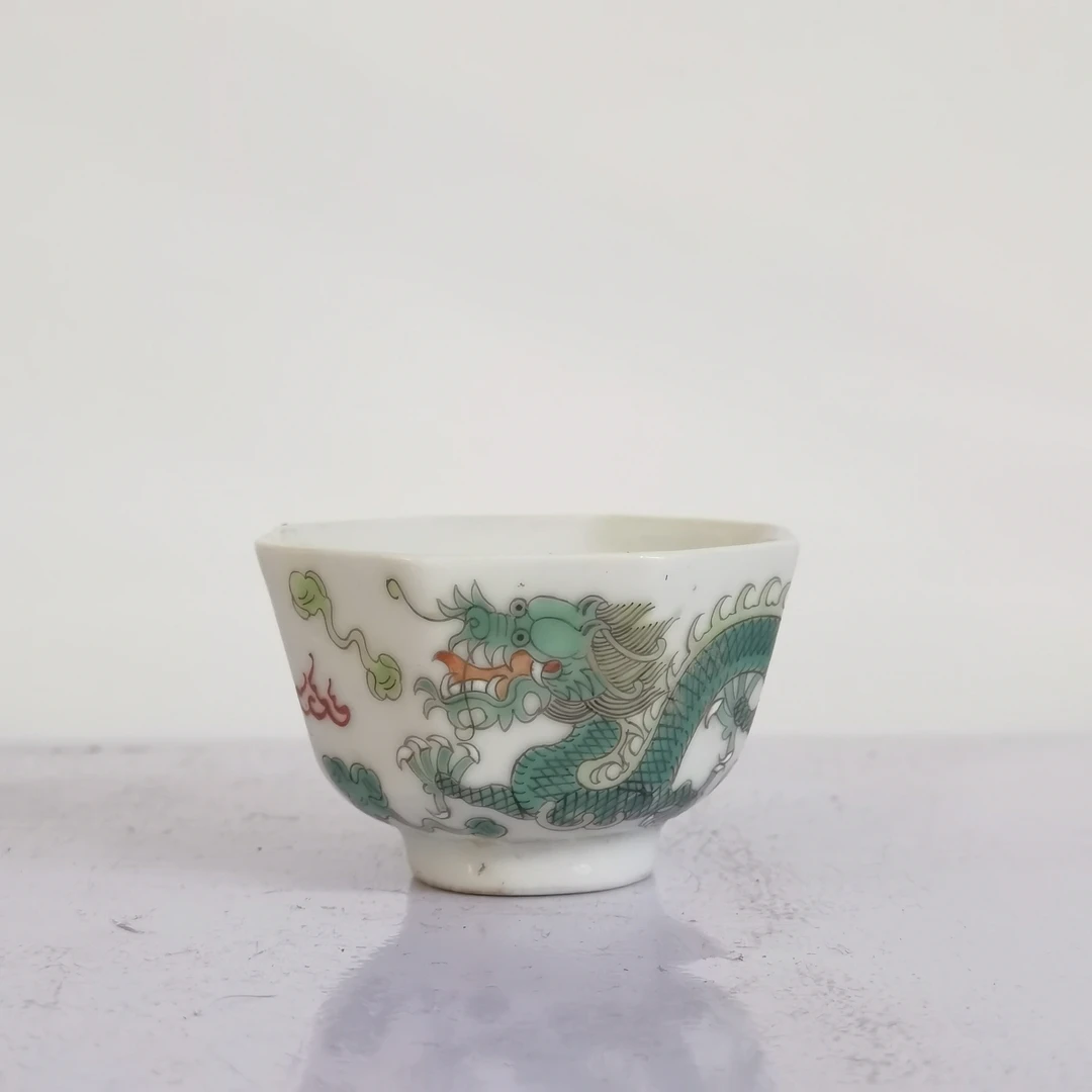 0744清晚期 绿彩赶珠云龙纹八棱杯